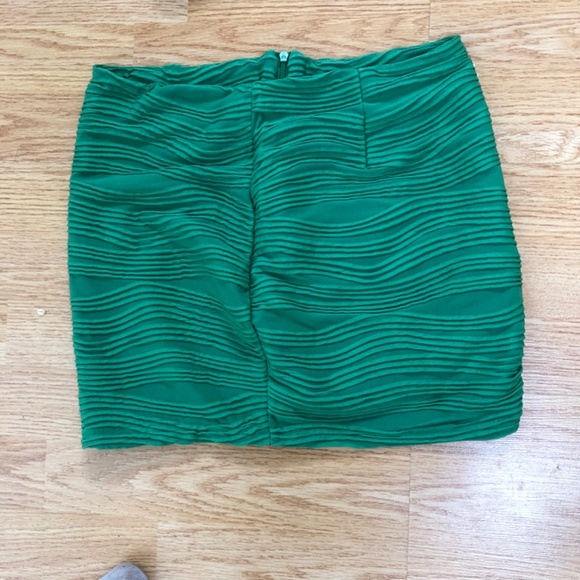 Shein mini skirt and matching halter top, new without tags, size small - Picture 7 of 9